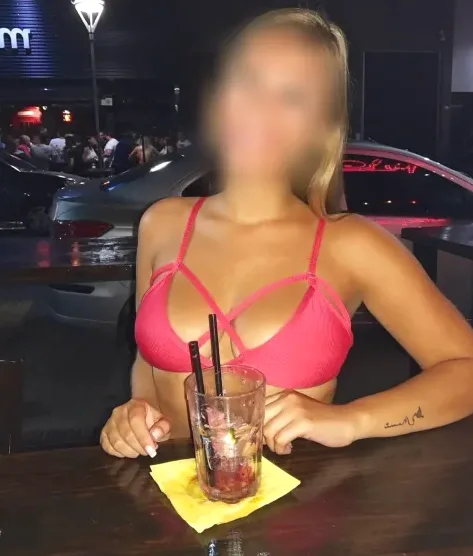 Alena, 32