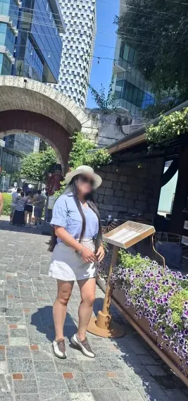 Christina, 35