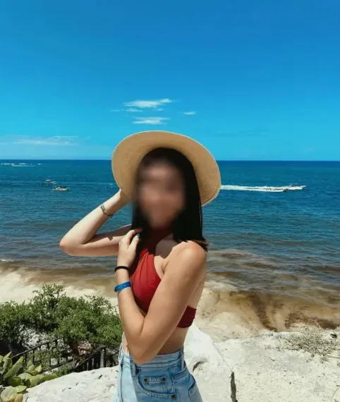 Denise, 22