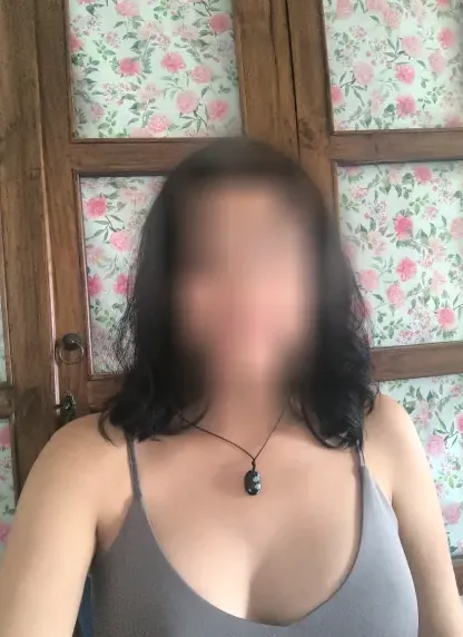 Elena, 38
