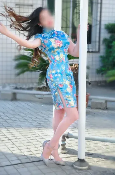 Ivana, 32
