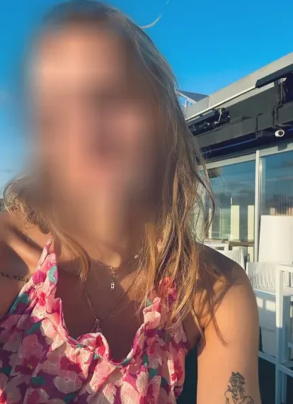 Laura, 29