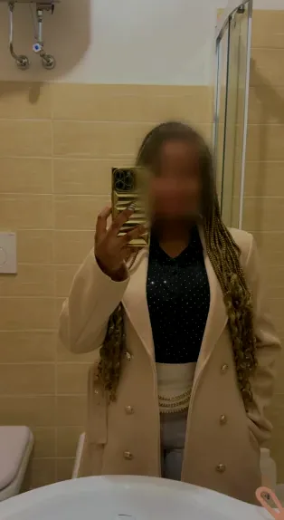 Pia, 27