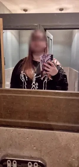 Simone, 21